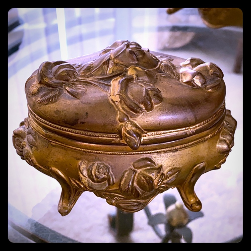 Vintage gold metal oval rosette hinged dish
